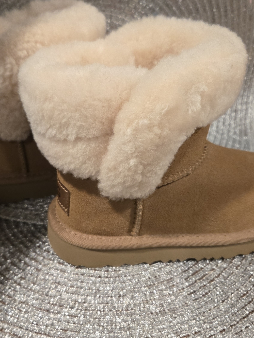 UGG Kids Chestnut Suede Boots with Cream Shearling New No Box Size 9 ( Toddlers)